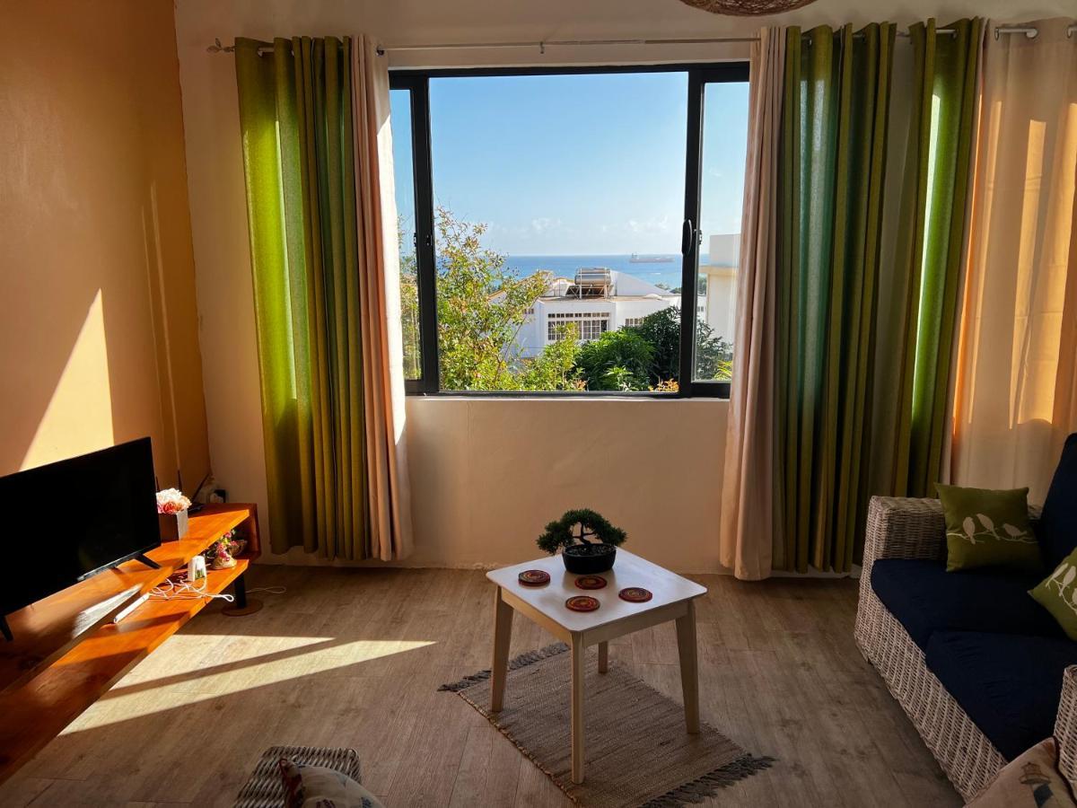 Апартаменты Cosy Seaview Pointe aux Sable Экстерьер фото